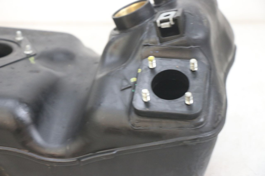 photo de ZBIORNIK PALIWA PIAGGIO MEDLEY 125 (2016 - 2023) - Zbliżenie techniczne