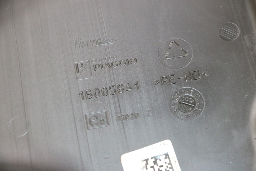 photo de ZBIORNIK PALIWA PIAGGIO MP3 HPE 300 (2019 - 2026) - Szczegół części
