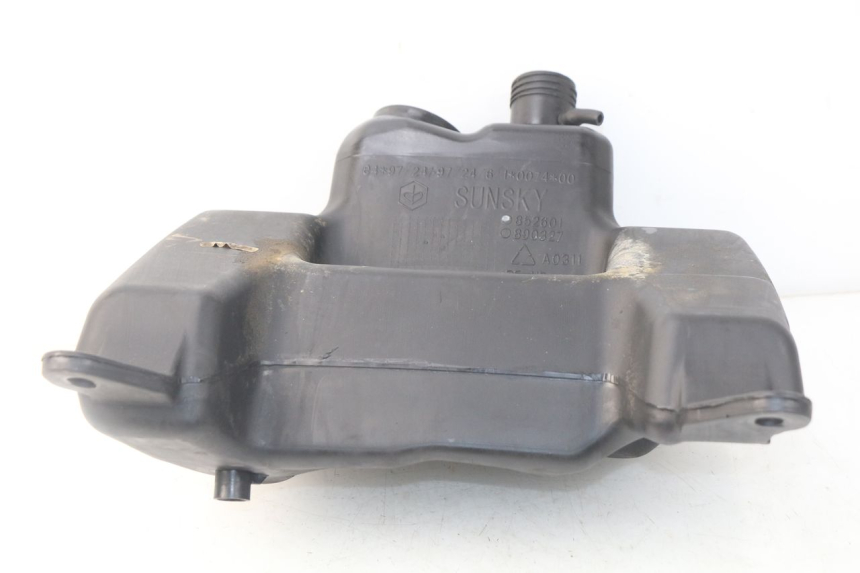 photo de ZBIORNIK PALIWA PIAGGIO NEW TYPHOON 50 (2010 - 2017) - Zbliżenie techniczne