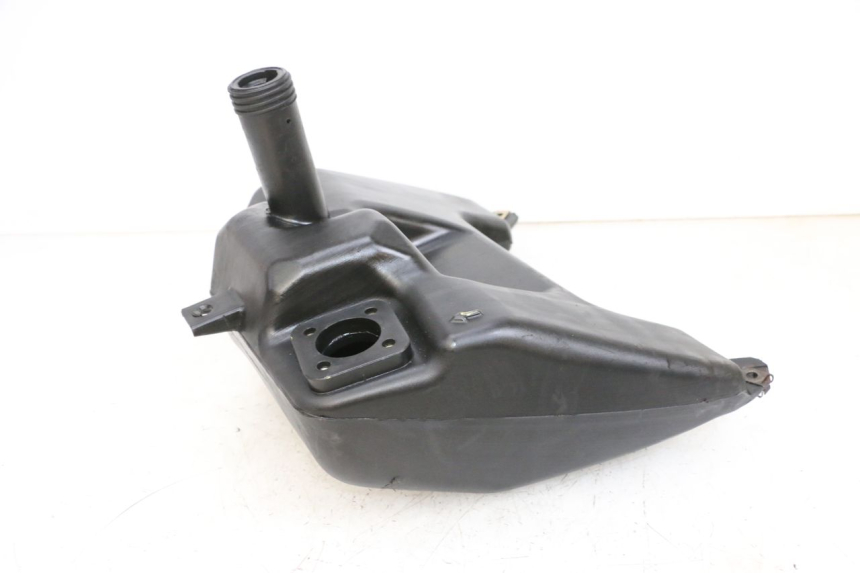 photo de ZBIORNIK PALIWA PIAGGIO NEW TYPHOON 50 (2018 - 2021) - Zbliżenie techniczne