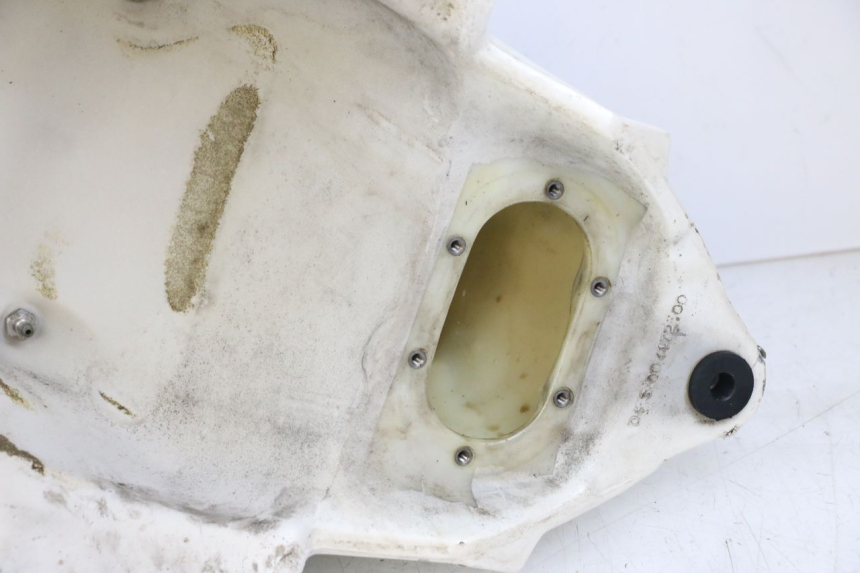 photo de ZBIORNIK PALIWA MOTO GUZZI NORGE 8V GT 1200 (2011 - 2016) - Zoom stanu zużycia