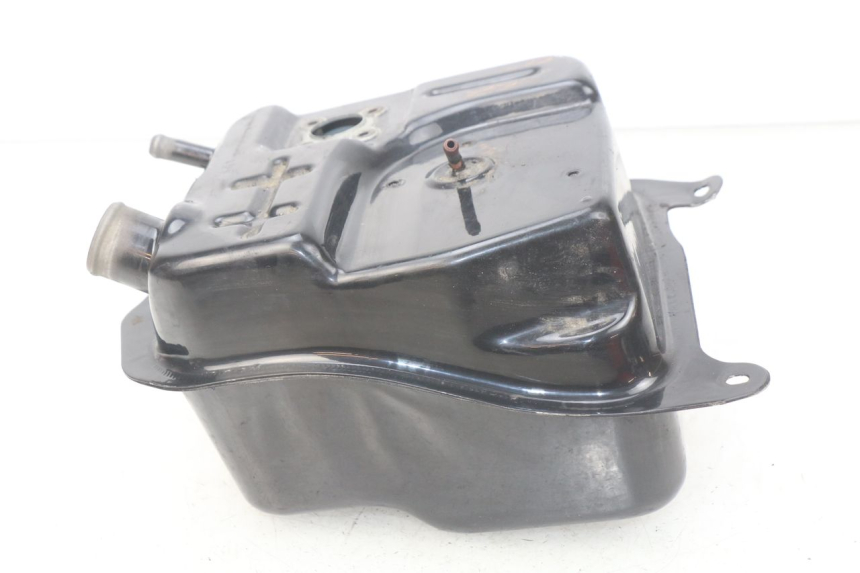 photo de ZBIORNIK PALIWA SYM ORBIT III 3 4T 50 (2018 - 2021) - Zbliżenie techniczne