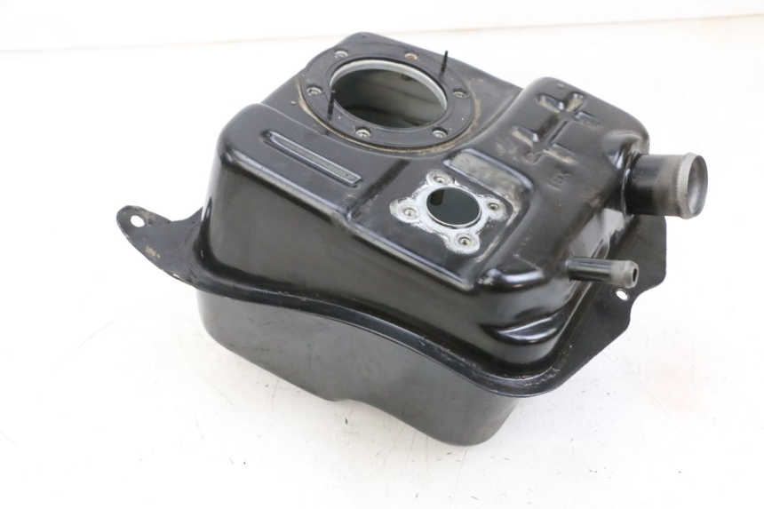 photo de ZBIORNIK PALIWA SYM ORBIT III 3 4T 50 (2021 - 2025) - Stan powierzchni