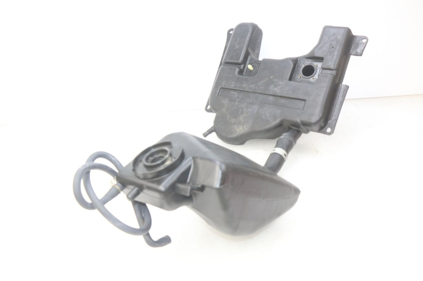 photo de ZBIORNIK PALIWA KYMCO PEOPLE 250 (2004 - 2008) - Szczegół części