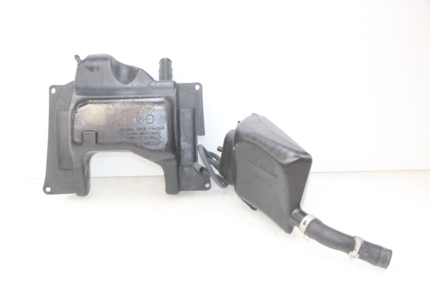 photo de ZBIORNIK PALIWA KYMCO PEOPLE 250 (2004 - 2008) - Inny kąt widzenia