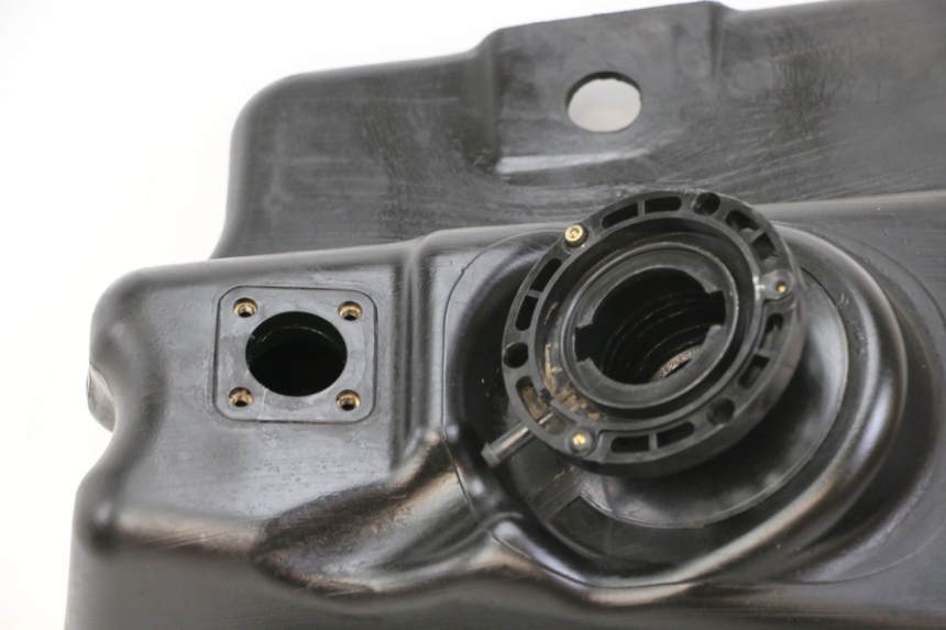 photo de ZBIORNIK PALIWA PEUGEOT SPEEDFIGHT 3 LC 2T 50 (2009 - 2015) - Zbliżenie techniczne