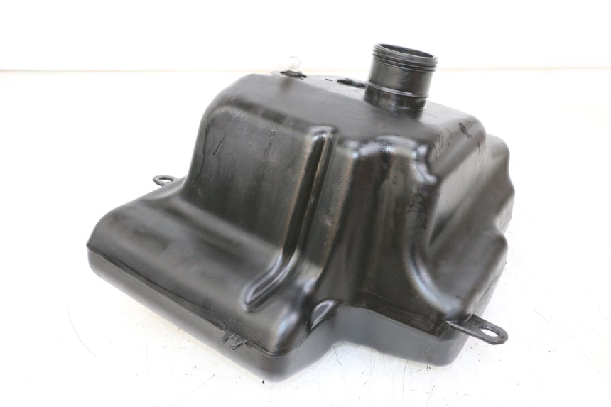 photo de ZBIORNIK PALIWA PEUGEOT STREETZONE 4T 50 (2018 - 2023) - Szczegół części