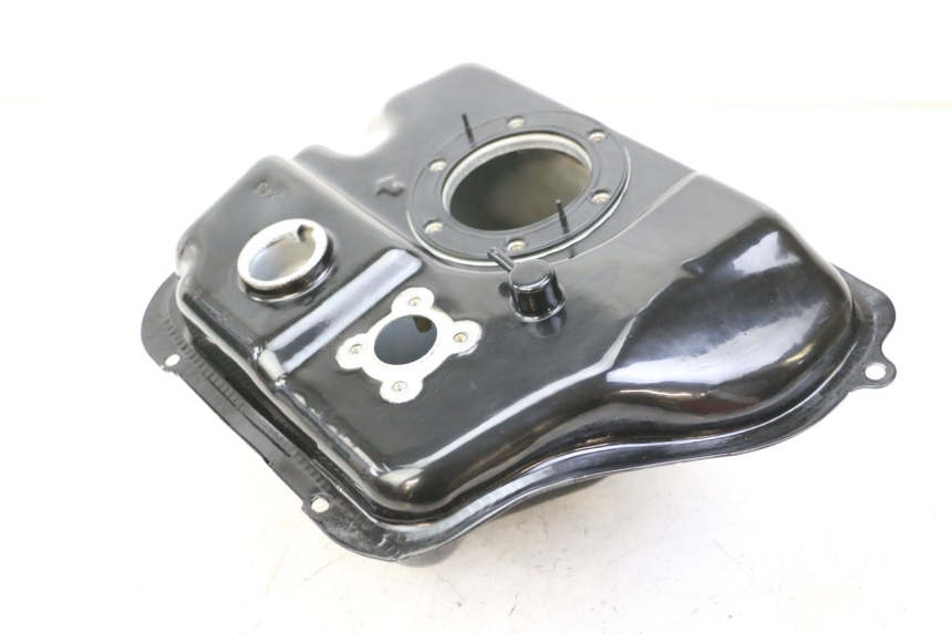 photo de ZBIORNIK PALIWA PEUGEOT TWEET 4T 50 (2023 - 2025) - Inny kąt widzenia