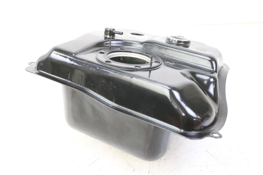 photo de ZBIORNIK PALIWA PEUGEOT TWEET 4T 50 (2023 - 2025) - Zbliżenie techniczne