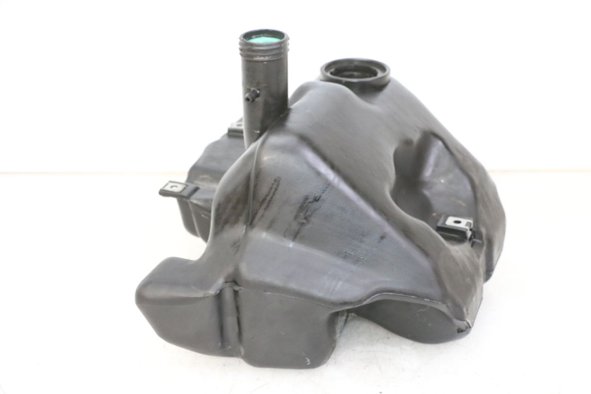 photo de ZBIORNIK PALIWA PIAGGIO VESPA LX 150 (2005 - 2013) - Inny kąt widzenia