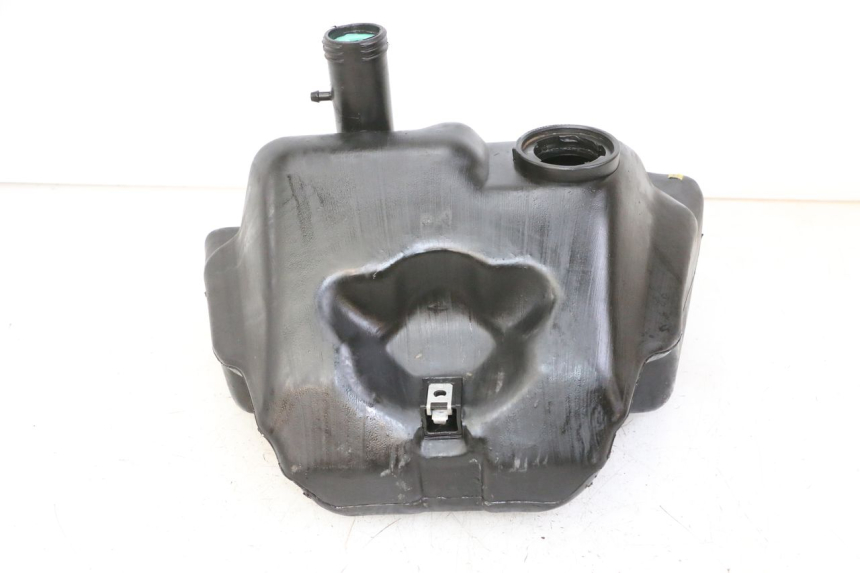 photo de ZBIORNIK PALIWA PIAGGIO VESPA LX 150 (2005 - 2013) - Zbliżenie techniczne