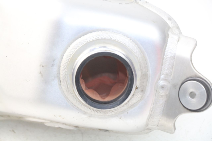 photo de ZBIORNIK PALIWA SUZUKI RMZ RM-Z 450 (2008 - 2011) - Zoom stanu zużycia