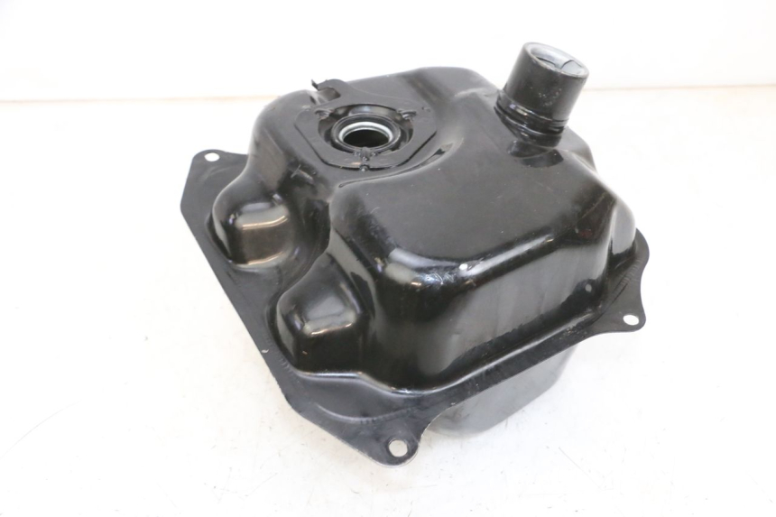 photo de ZBIORNIK PALIWA TNT MOTOR ROMA 10' 4T 50 (2019 - 2022) - Stan powierzchni