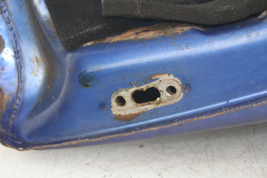 photo de ZBIORNIK PALIWA HYOSUNG RT KARION 125 (2003 - 2007) - Inny kąt widzenia