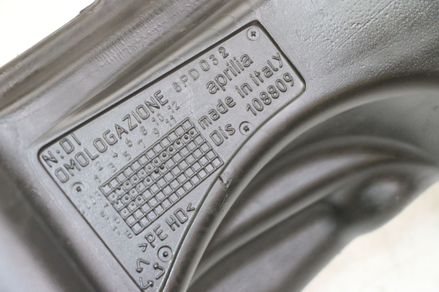 photo de ZBIORNIK PALIWA APRILIA SCARABEO GT TOURING 125 (1999 - 2005) - Zoom stanu zużycia