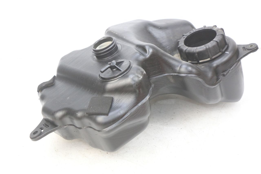 photo de ZBIORNIK PALIWA SUZUKI SIXTEEN 125 (2008 - 2010) - Zoom stanu zużycia