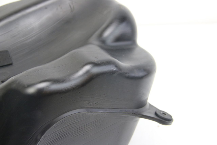 photo de ZBIORNIK PALIWA SUZUKI SIXTEEN 125 (2008 - 2010) - Szczegół części