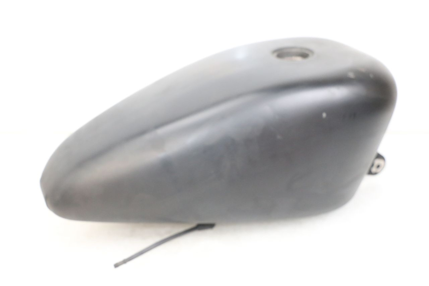 photo de ZBIORNIK PALIWA HARLEY DAVIDSON SPORTSTER XL CUSTOM 1200 (2003 - 2004) - Zoom stanu zużycia