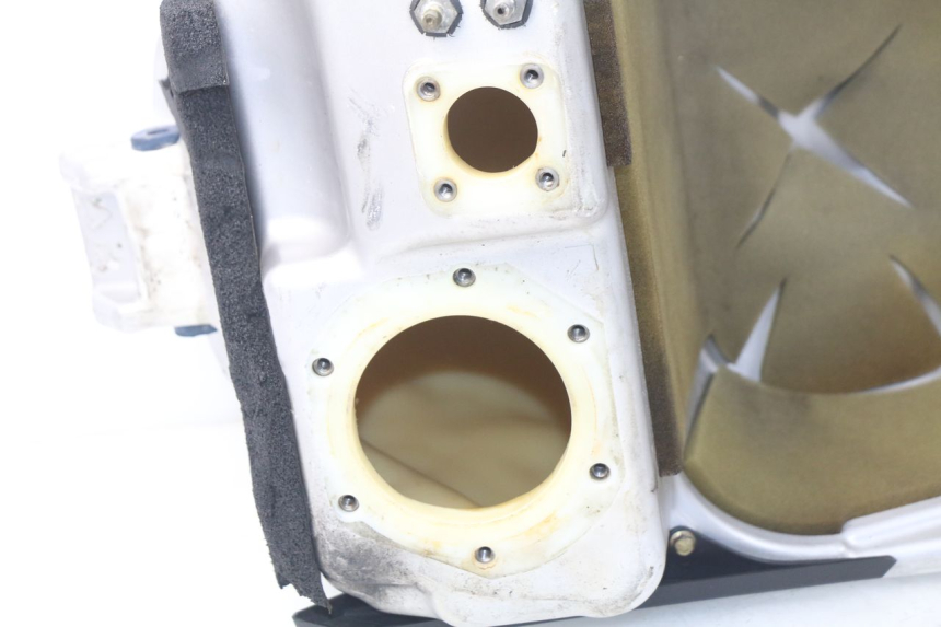 photo de ZBIORNIK PALIWA TRIUMPH SPRINT ST ABS 1050 (2005 - 2007) - Inny kąt widzenia