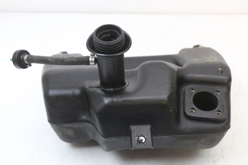 photo de ZBIORNIK PALIWA APRILIA SR 2T 50 (2018 - 2022) - Zbliżenie techniczne