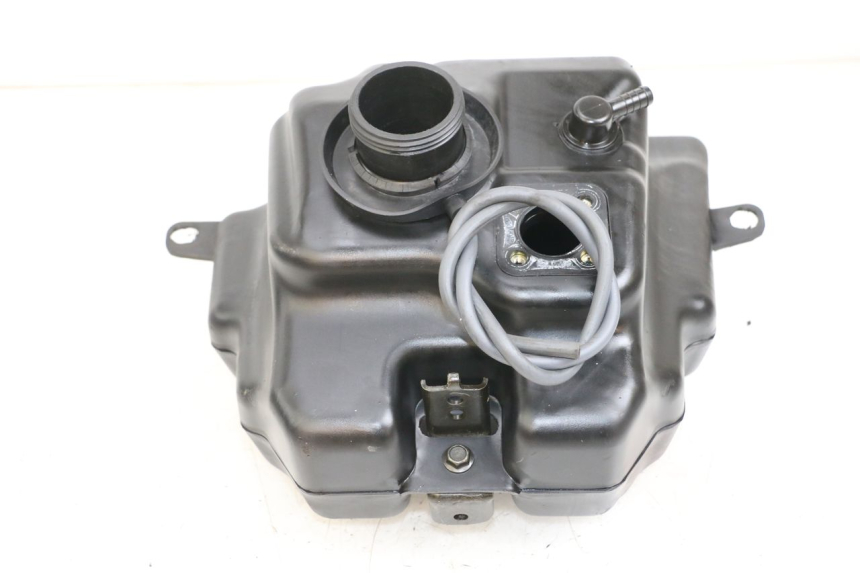 photo de ZBIORNIK PALIWA PEUGEOT STREETZONE I 2T 50 (2018 - 2020) - Inny kąt widzenia