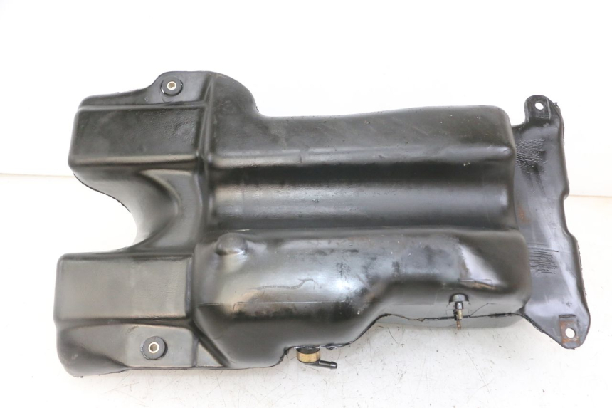 photo de ZBIORNIK PALIWA PIAGGIO SUPER LX 125 (2000 - 2003) - Zoom stanu zużycia