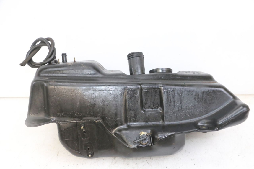 photo de ZBIORNIK PALIWA PIAGGIO SUPER LX 125 (2000 - 2003) - Zbliżenie techniczne