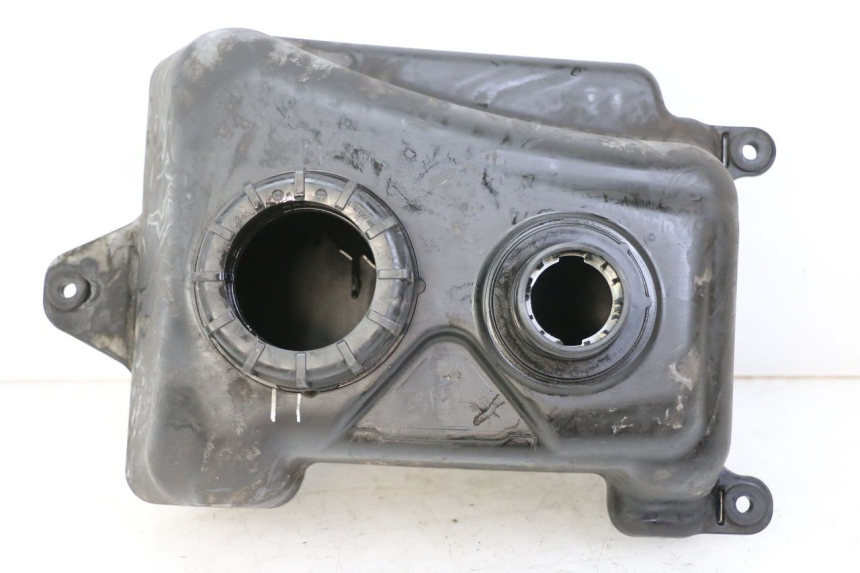 photo de ZBIORNIK PALIWA SUZUKI BURGMAN 125 (2015 - 2017) - Zoom stanu zużycia