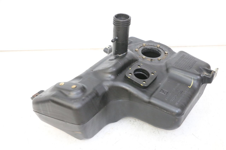 photo de ZBIORNIK PALIWA APRILIA SXR 50 (2021 - 2023) - Zbliżenie techniczne