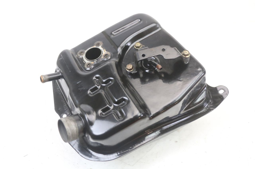 photo de ZBIORNIK PALIWA SYM ORBIT III 3 4T 50 (2018 - 2021) - Zoom stanu zużycia