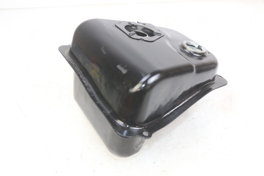 photo de ZBIORNIK PALIWA SYM SYMPHONY 125 (2009 - 2015) - Inny kąt widzenia