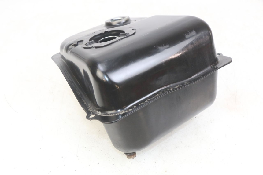 photo de ZBIORNIK PALIWA SYM SYMPHONY 125 (2009 - 2015) - Zbliżenie techniczne