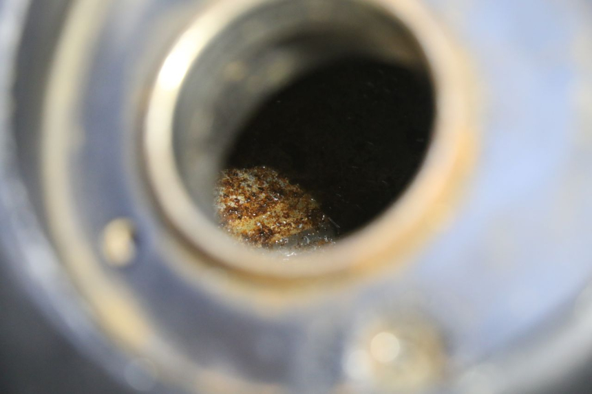 photo de ZBIORNIK PALIWA YAMAHA TDR DELTABOX 125 (1997 - 2003) - Szczegóły charakterystyczne