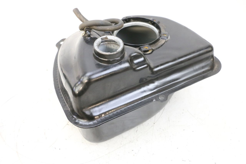 photo de ZBIORNIK PALIWA NECO TEMPO 4T 50 (2022 - 2026) - Stan powierzchni