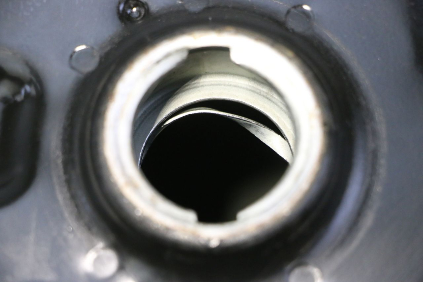 photo de ZBIORNIK PALIWA PEUGEOT TWEET PRO CARGO 50 (2018 - 2022) - Zoom stanu zużycia