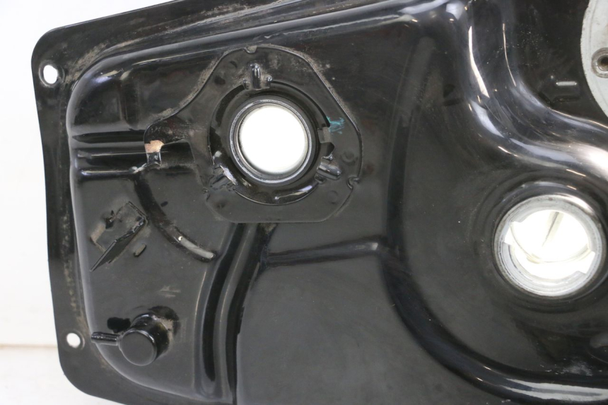 photo de ZBIORNIK PALIWA PEUGEOT TWEET PRO EFI 4T 50 (2021 - 2022) - Stan powierzchni