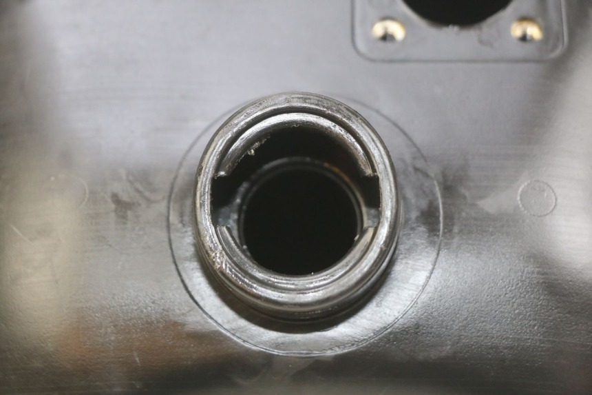 photo de ZBIORNIK PALIWA PEUGEOT V-CLIC VCLIC 50 (2007 - 2013) - Zbliżenie techniczne