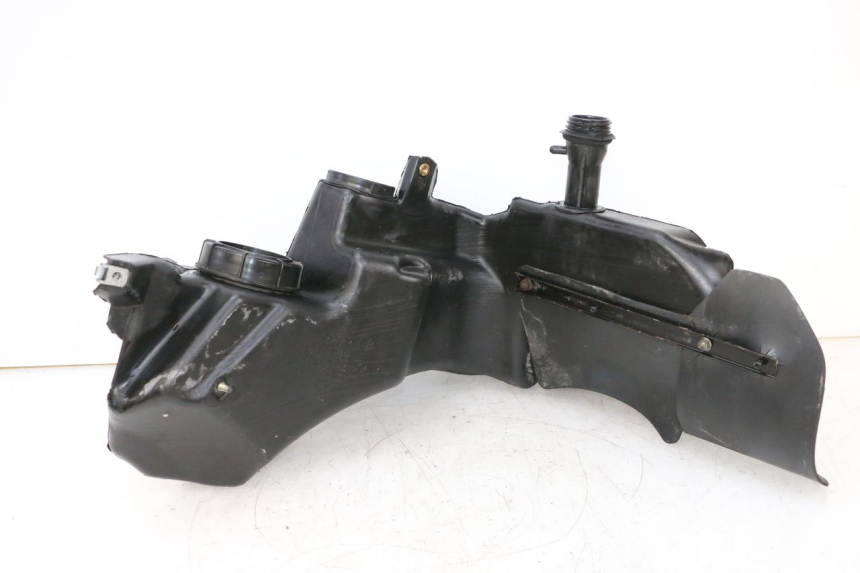 photo de ZBIORNIK PALIWA PIAGGIO VESPA GTS SUPER IE 125 (2009 - 2016) - Zbliżenie techniczne