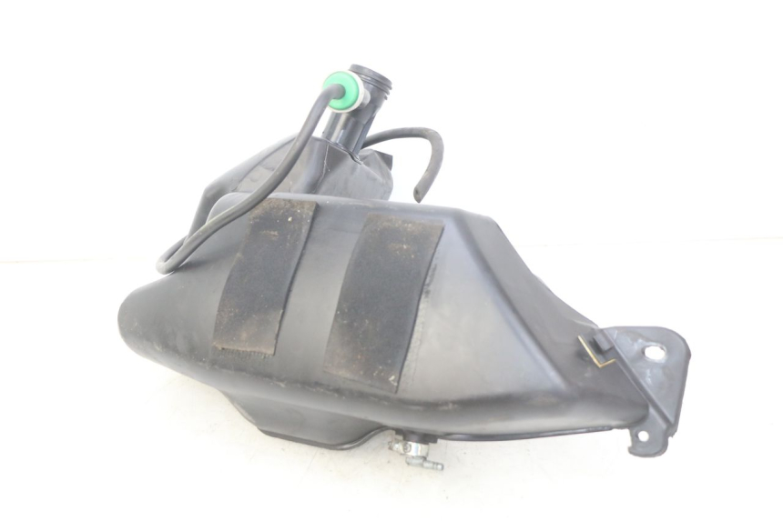 photo de ZBIORNIK PALIWA PIAGGIO VESPA PRIMAVERA 2T 50 (2013 - 2018) - Zbliżenie techniczne