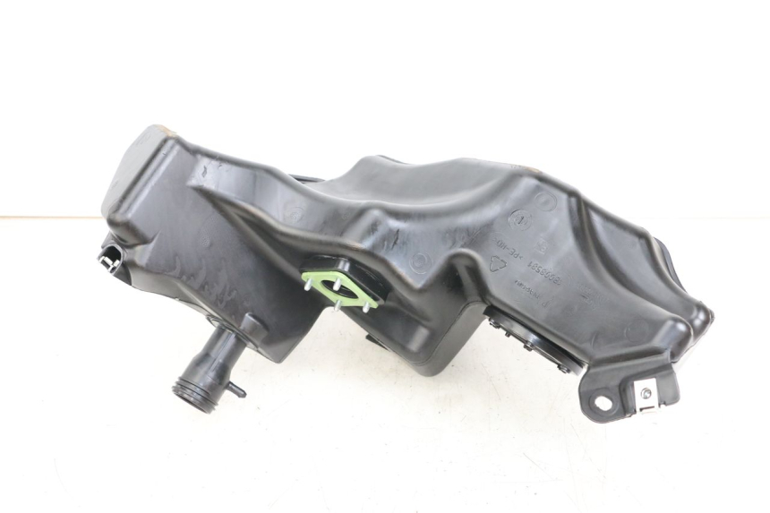 photo de ZBIORNIK PALIWA PIAGGIO VESPA PRIMAVERA 4T 50 (2021 - 2024) - Zoom stanu zużycia