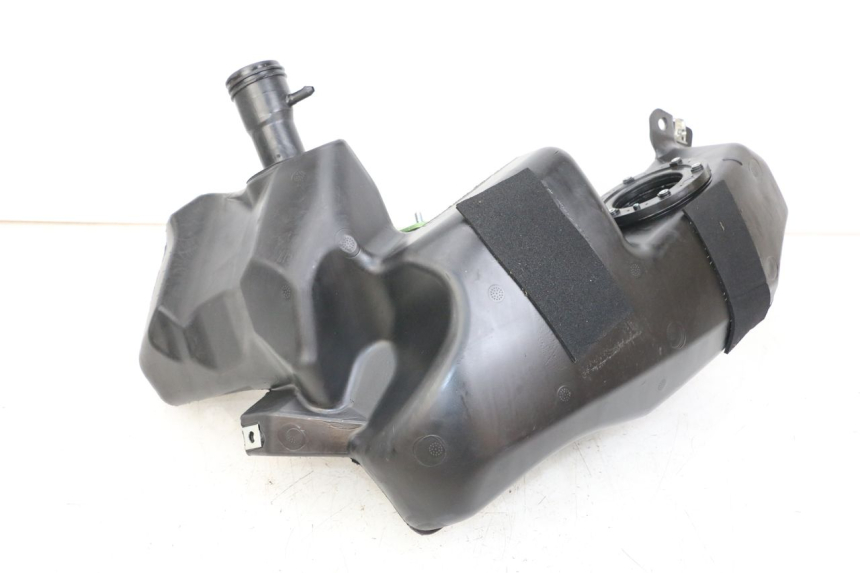 photo de ZBIORNIK PALIWA PIAGGIO VESPA PRIMAVERA 4T 50 (2021 - 2024) - Zbliżenie techniczne