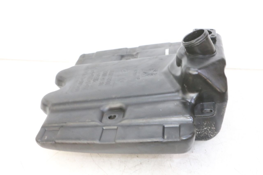 photo de ZBIORNIK PALIWA PEUGEOT VIVACITY NEW 4T 50 (2008 - 2017) - Inny kąt widzenia