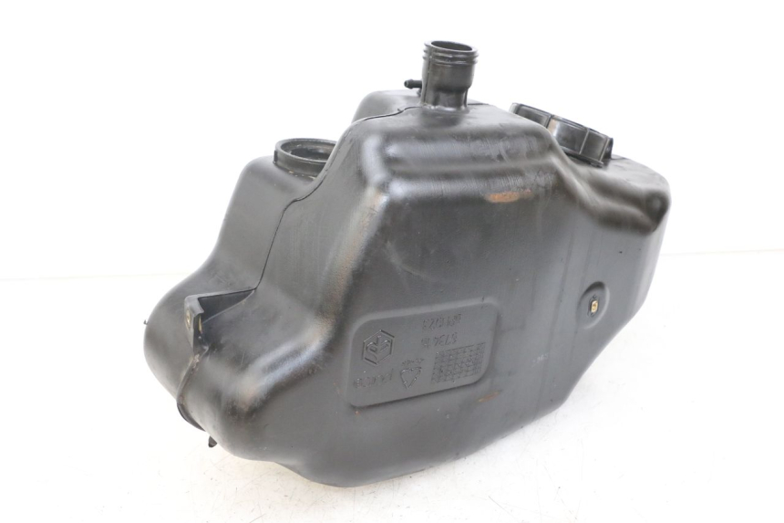 photo de ZBIORNIK PALIWA PIAGGIO X10 125 (2012 - 2017) - Zbliżenie techniczne