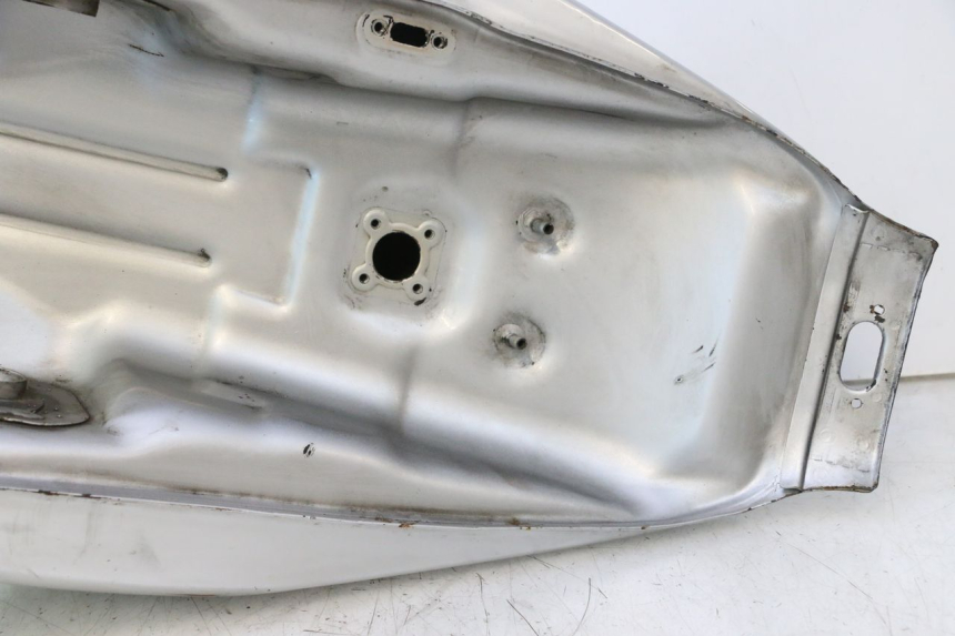 photo de ZBIORNIK PALIWA YAMAHA XJR 1300 (1998 - 2002) - Inny kąt widzenia