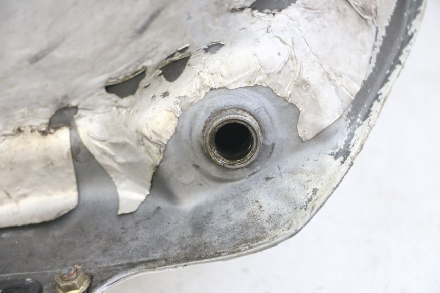 photo de ZBIORNIK PALIWA HONDA XLV VARADERO 125 (2000 - 2006) - Stan powierzchni