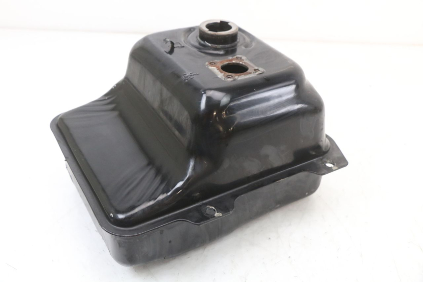 photo de ZBIORNIK PALIWA YAMAHA YE ZEST 50 (1992 - 1998) - Inny kąt widzenia