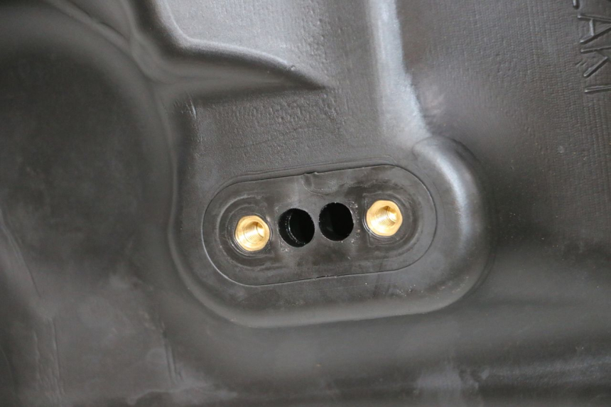 photo de ZBIORNIK PALIWA YAMAHA YFM R RAPTOR 250 (2008 - 2014) - Zoom stanu zużycia