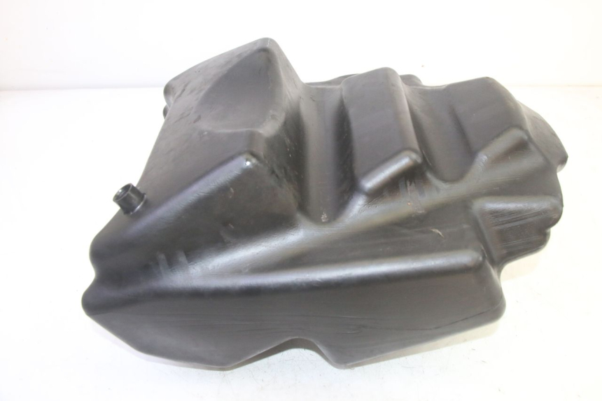 photo de ZBIORNIK PALIWA YAMAHA YP MAJESTY 125 (2002 - 2006) - Zbliżenie techniczne
