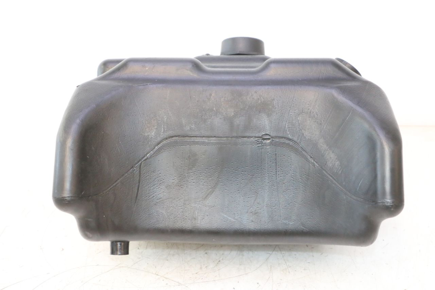 photo de ZBIORNIK PALIWA YAMAHA YP MAJESTY 125 (2002 - 2006) - Zoom stanu zużycia