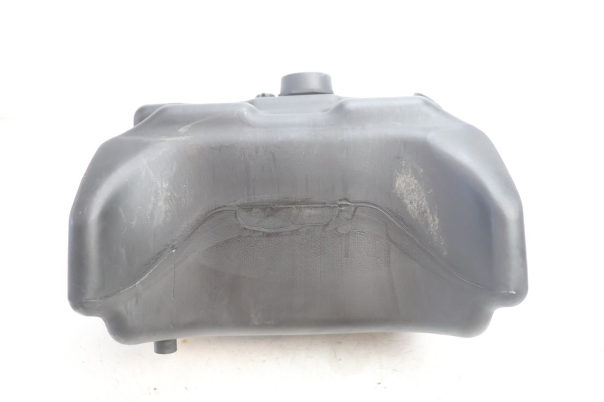 photo de ZBIORNIK PALIWA YAMAHA YP MAJESTY 125 (2002 - 2006) - Inny kąt widzenia